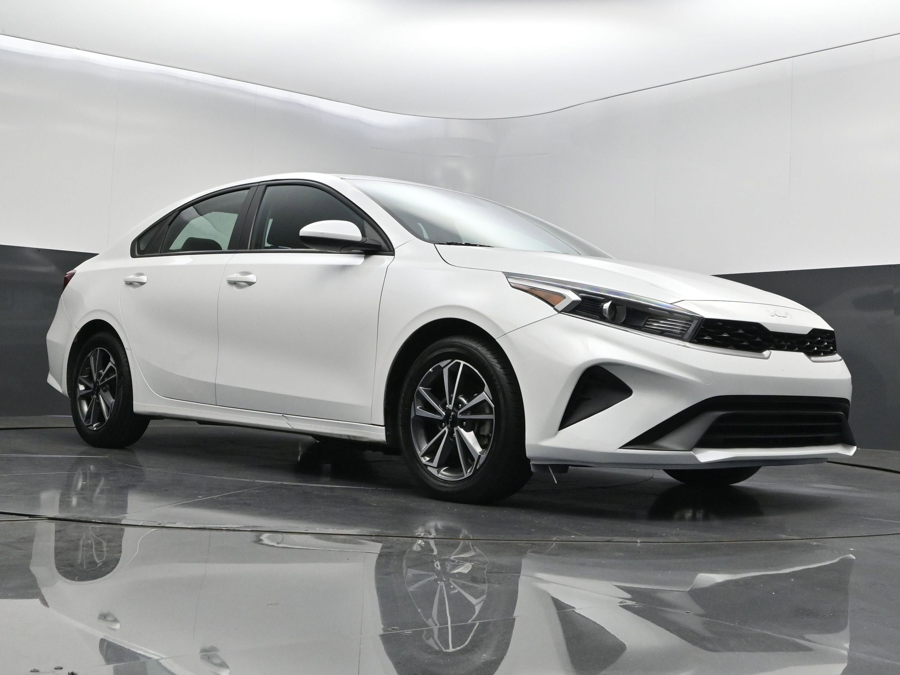 Used 2023 Kia Forte LXS FWD image 31