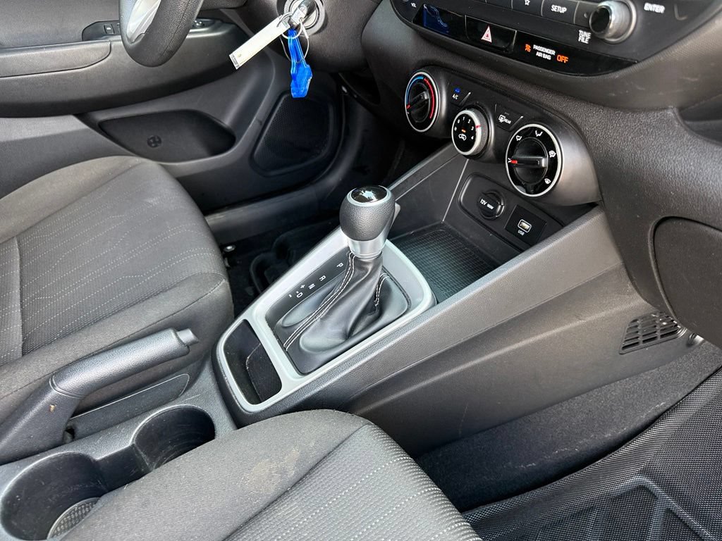 Used 2020 Hyundai Venue SE FWD image 38