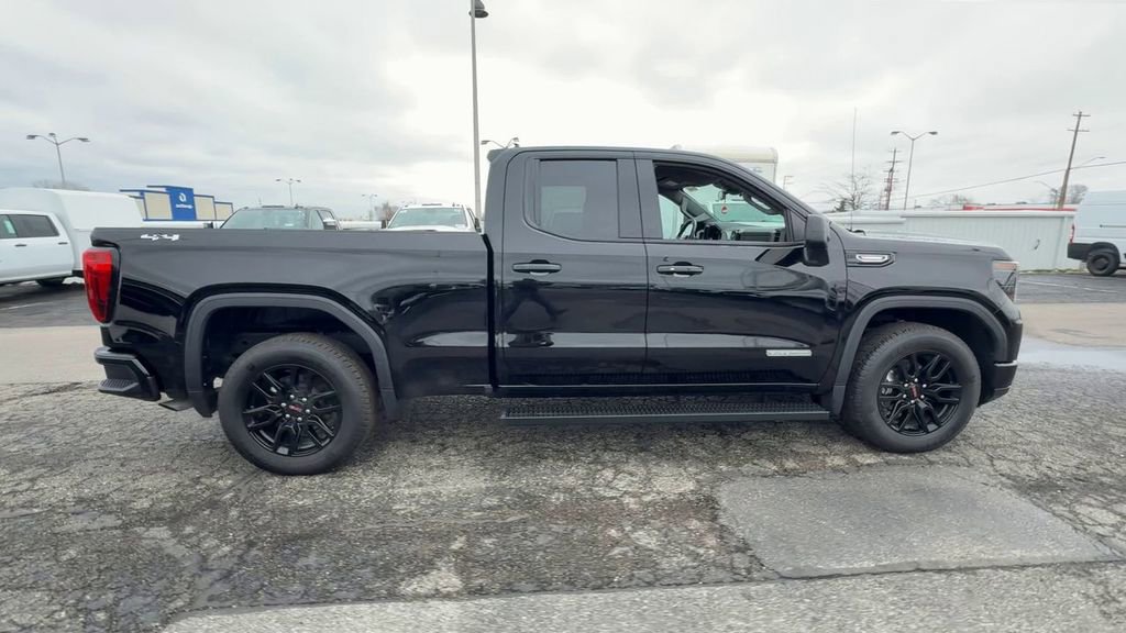 Used 2025 GMC Sierra 1500 Elevation AWD/4WD image 9