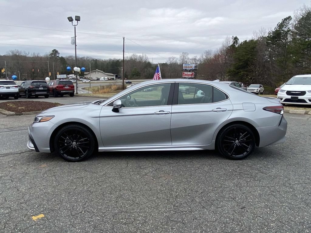 Used 2024 Toyota Camry XSE FWD image 2