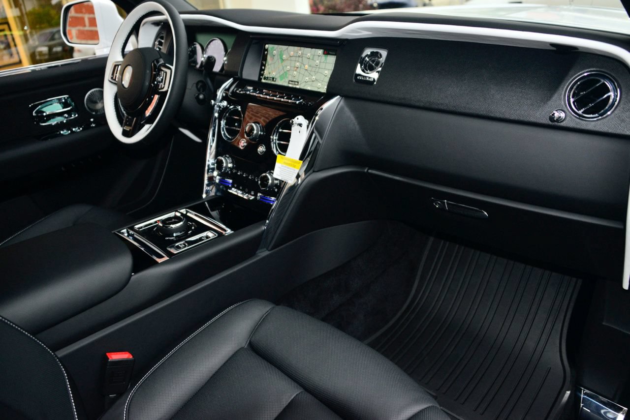 Certified 2023 Rolls-Royce Cullinan w/ Technology Package AWD/4WD image 18