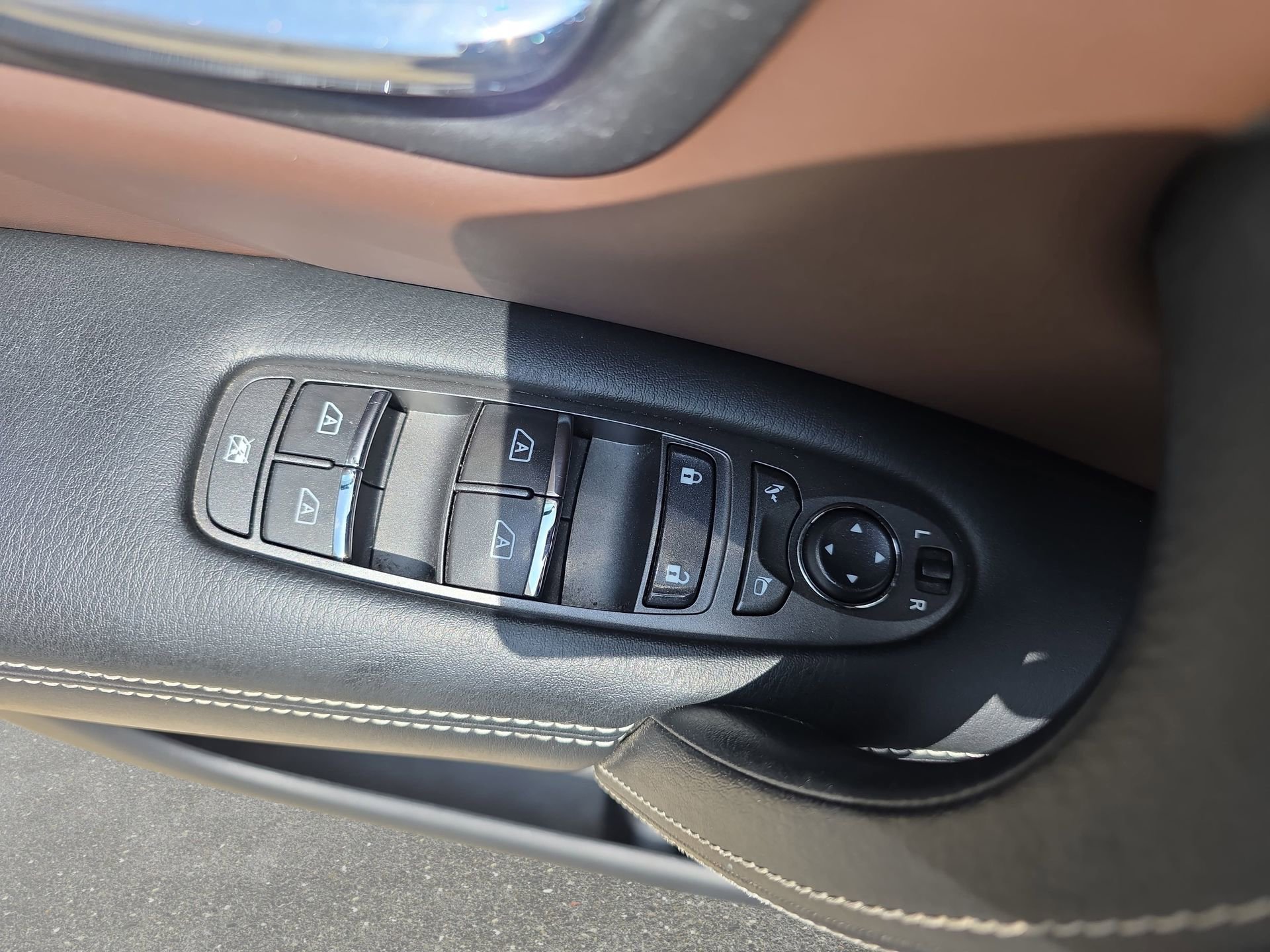 Used 2021 INFINITI QX80 Premium Select w/ All-Season Package image 27