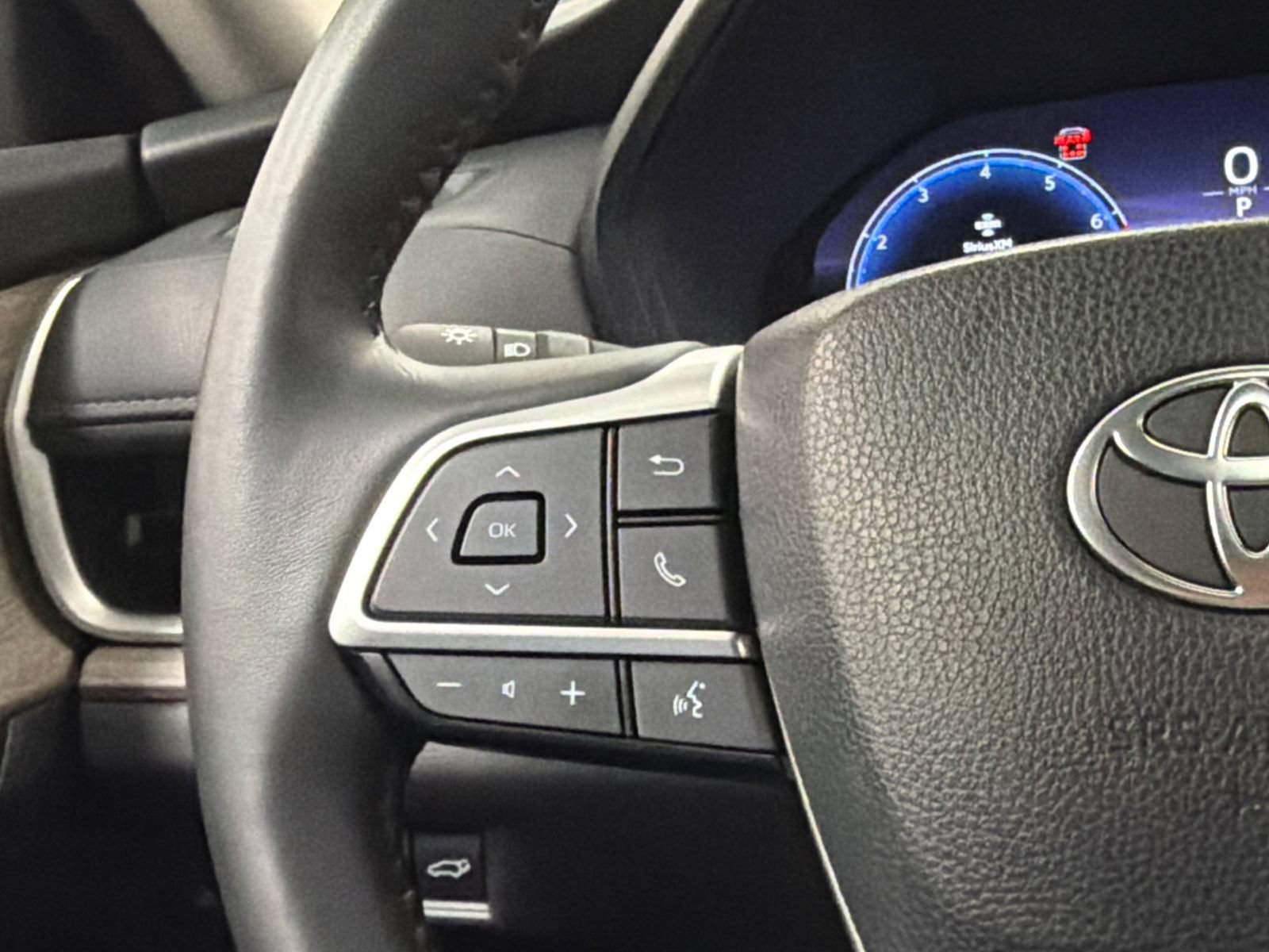 Used 2025 Toyota Grand Highlander AWD image 21