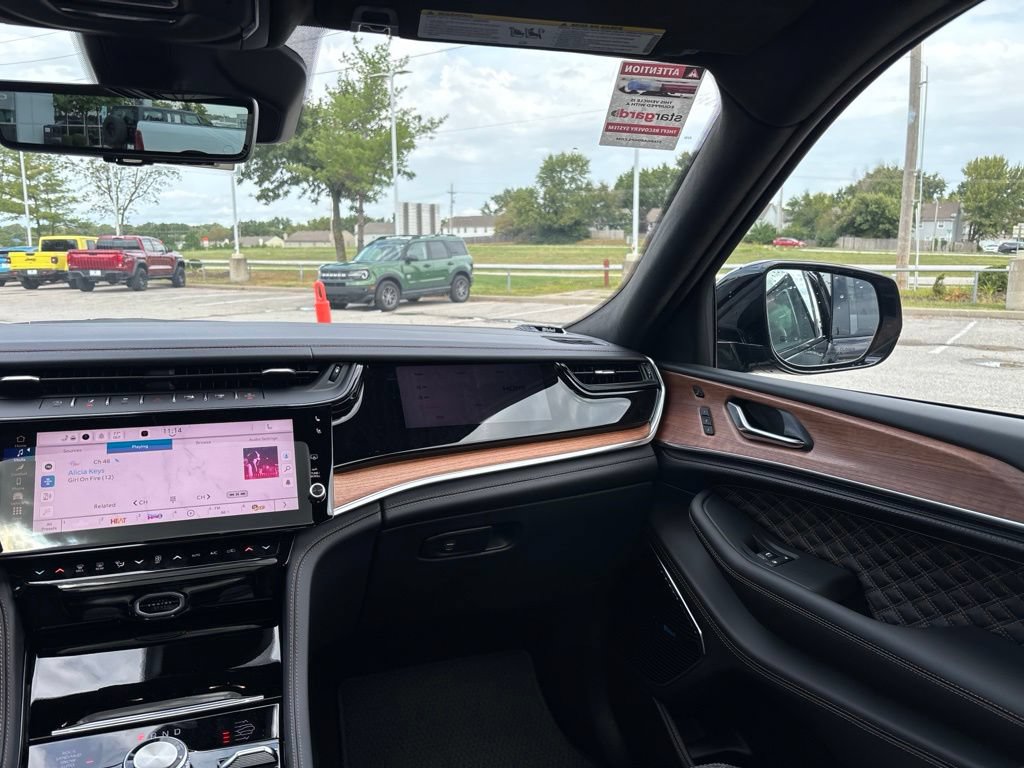 New 2027 Jeep Grand Cherokee Summit AWD/4WD image 27