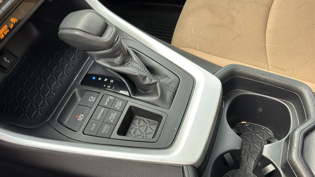 Used 2020 Toyota RAV4 XLE w/ Convenience Package AWD/4WD image 24