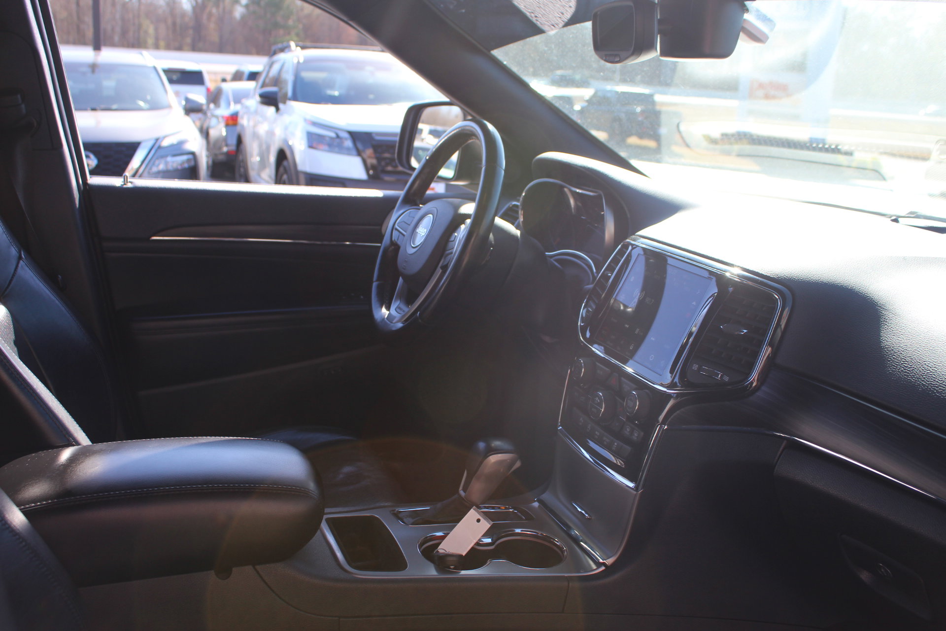 Used 2021 Jeep Grand Cherokee Limited w/ Luxury Group II image 35