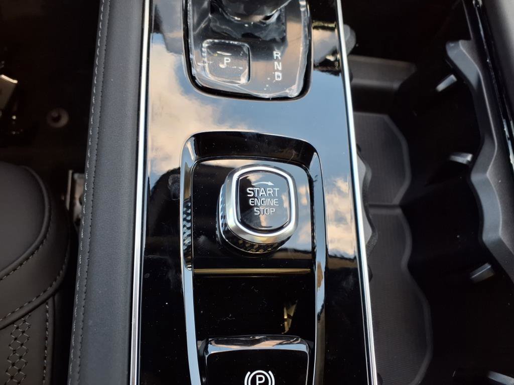 New 2026 Volvo XC90 B5 Core image 18