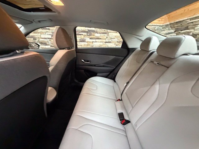 Certified 2023 Hyundai Elantra Limited w/ Preferred Accessory Package FWD image 34