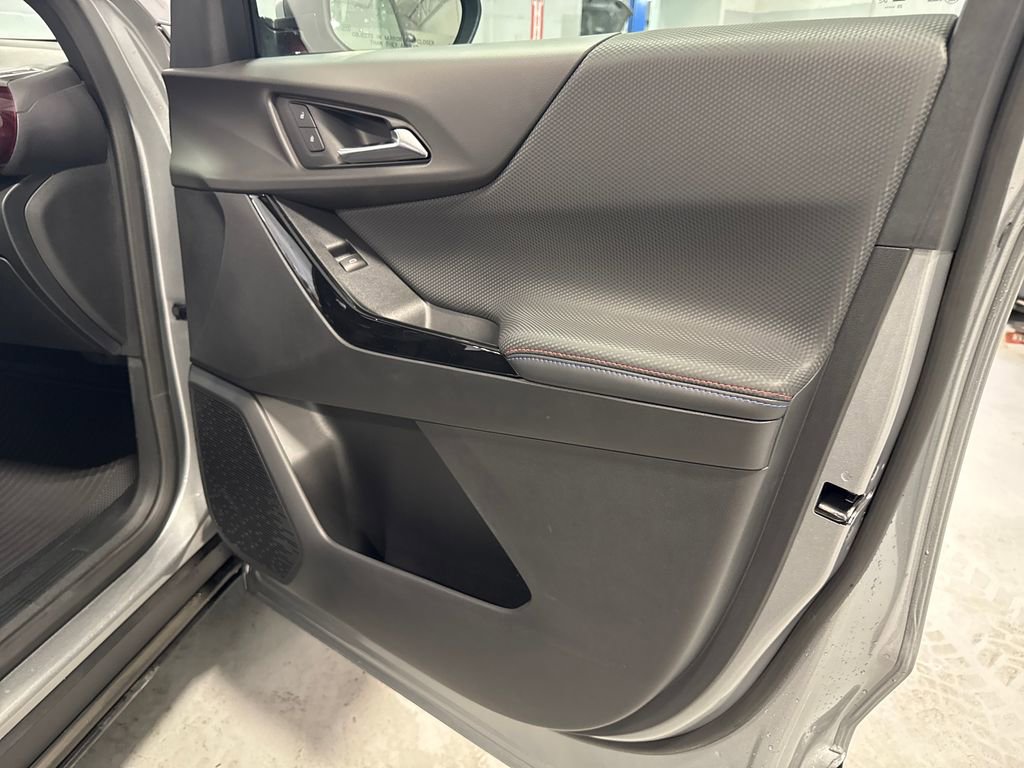 New 2026 Chevrolet Equinox RS w/ Safety and Technology Package AWD/4WD image 38