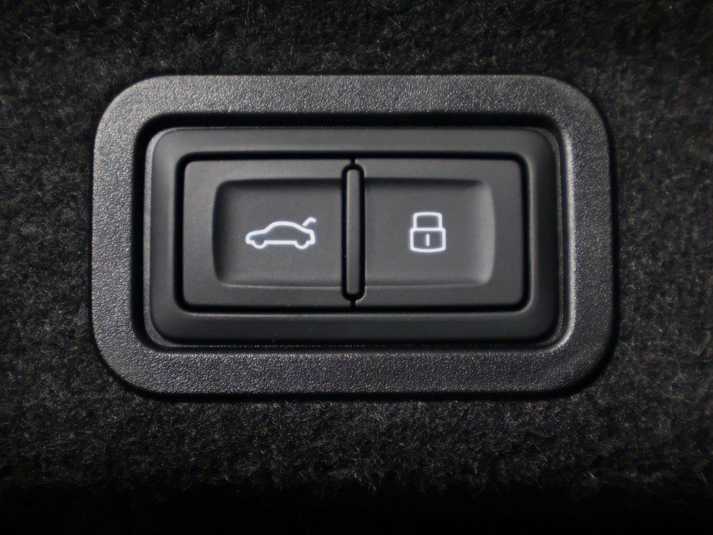 Used 2023 Audi A6 Premium Plus w/ Premium Plus Package image 19