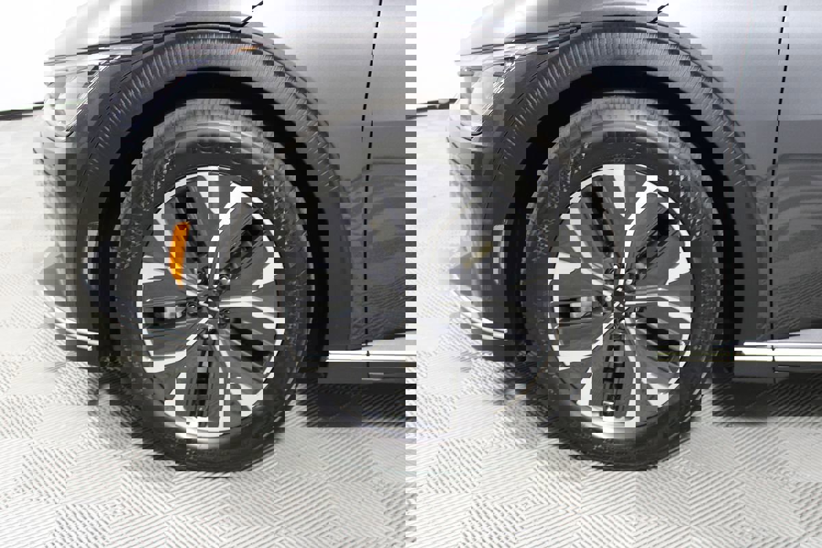 Used 2024 Kia EV6 Light RWD image 4