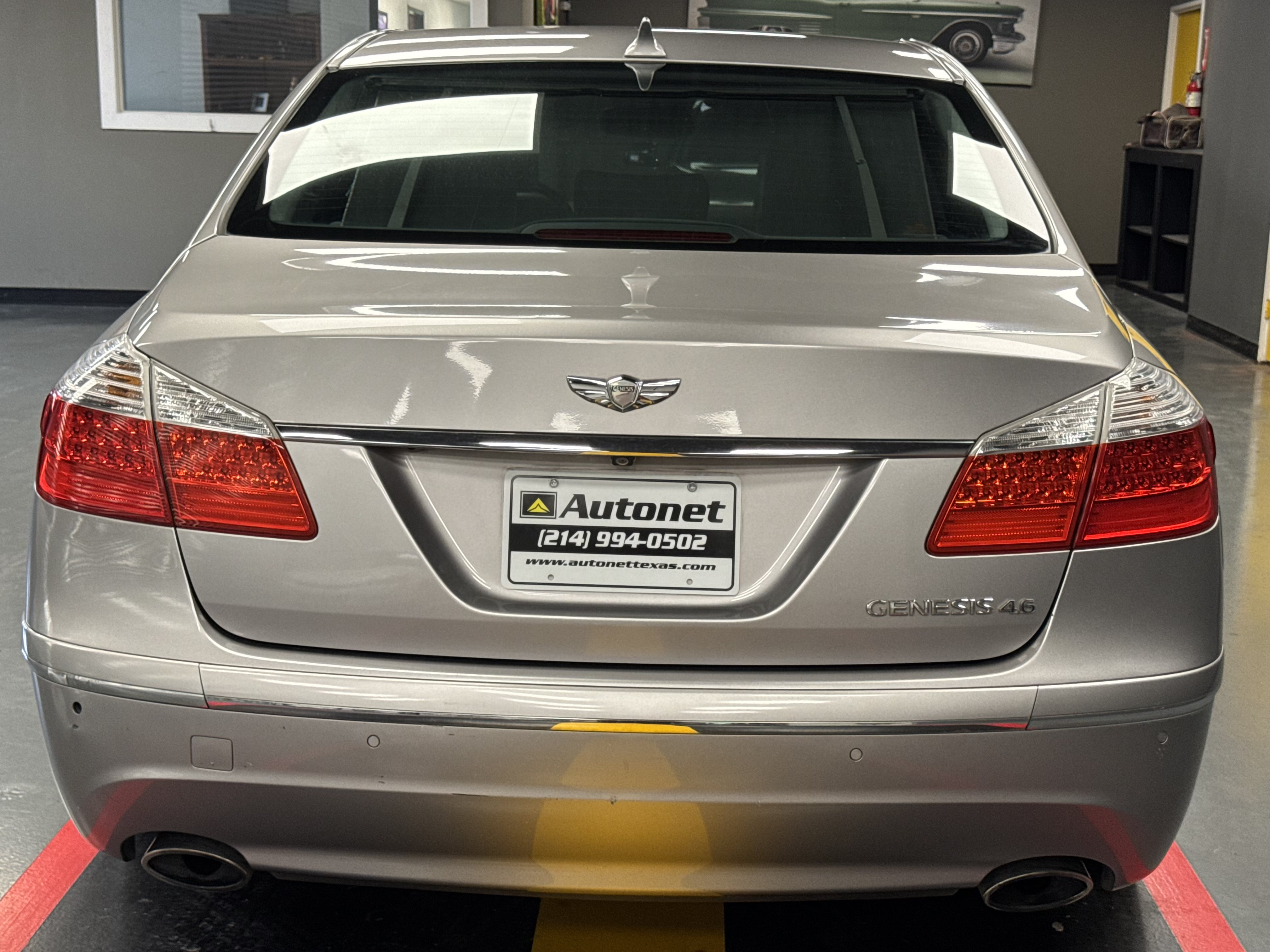 Used 2009 Hyundai Genesis 4.6 w/ Technology Pkg 5 RWD image 4