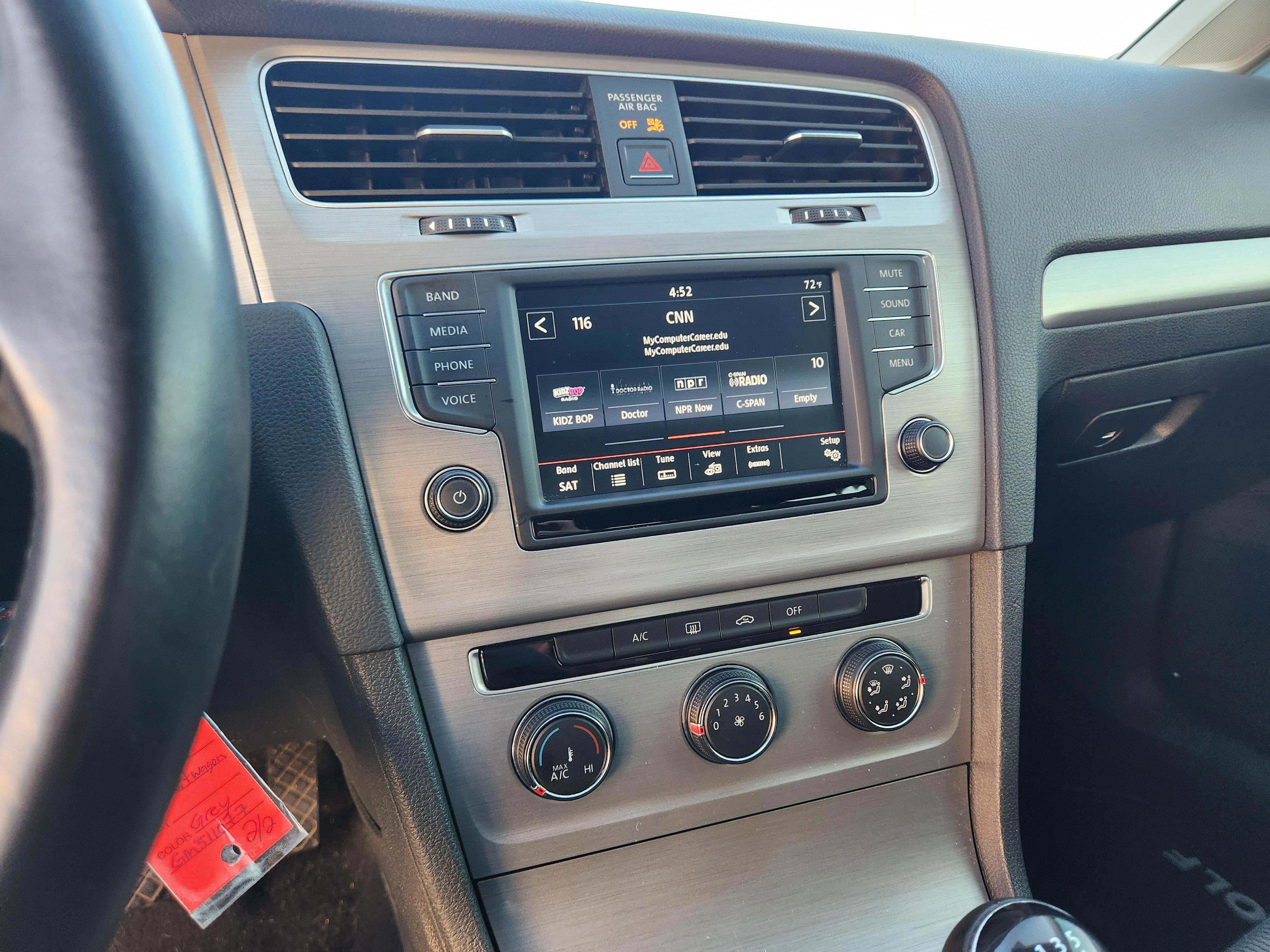 Used 2016 Volkswagen Golf S image 14