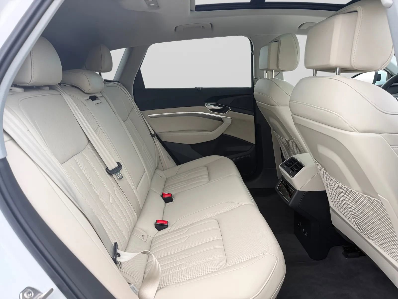 Used 2019 Audi e-tron Prestige AWD/4WD image 33