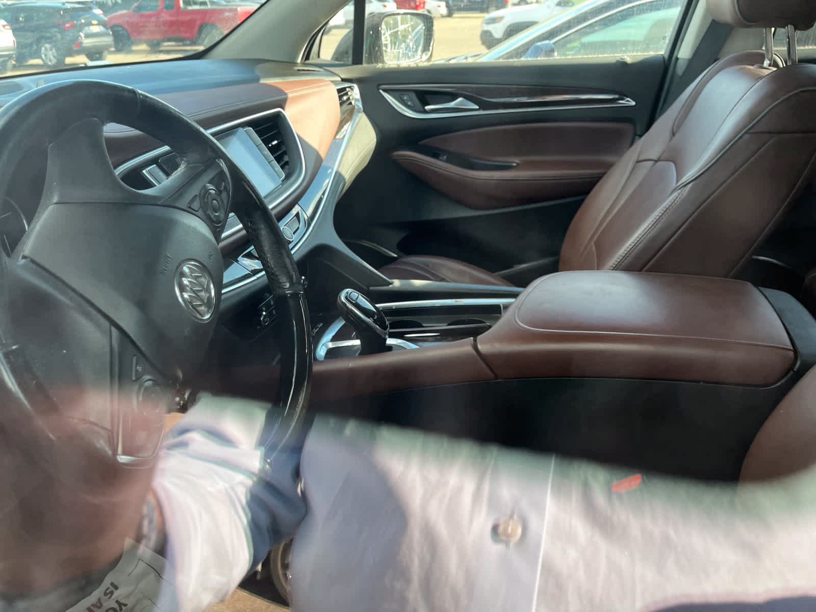 Used 2018 Buick Enclave Avenir FWD image 26