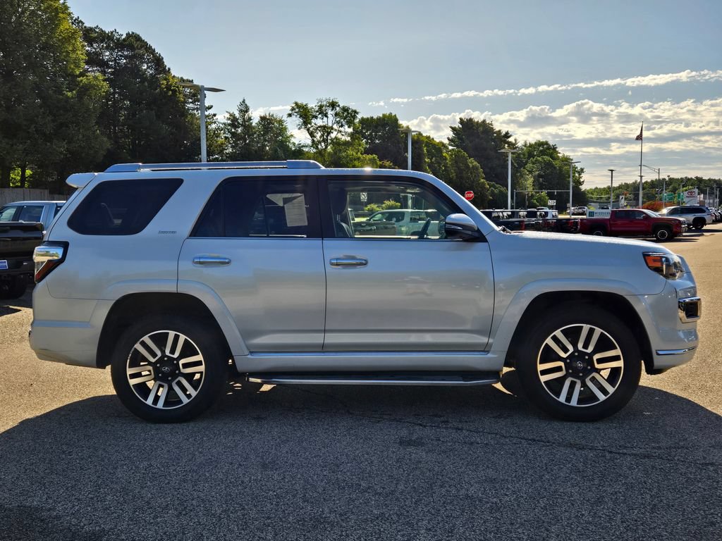 Used 2024 Toyota 4Runner Limited AWD/4WD image 7