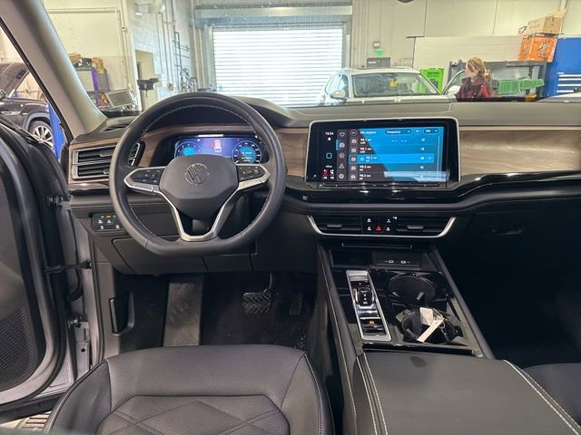 Used 2024 Volkswagen Atlas SE image 21