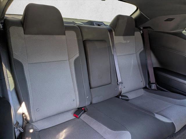 Used 2015 Dodge Challenger SXT image 15