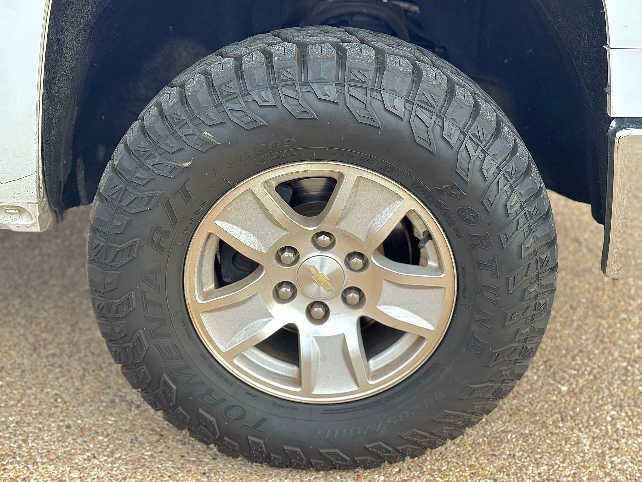 Used 2015 Chevrolet Silverado 1500 LT w/ LT Fleet Convenience Package image 4