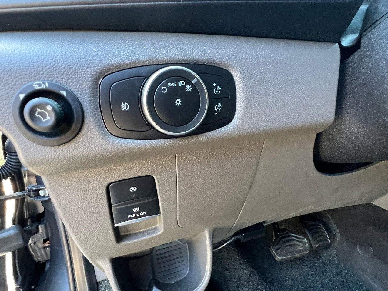 Used 2022 Ford Transit 250 Medium Roof AWD image 32