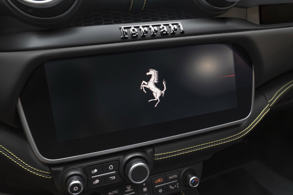 Used 2019 Ferrari Portofino image 36