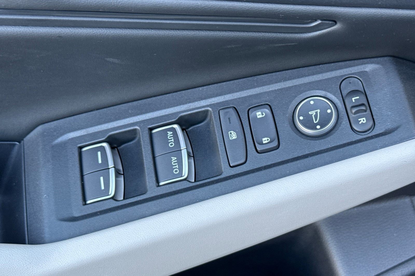 Certified 2025 Honda Accord SE image 13