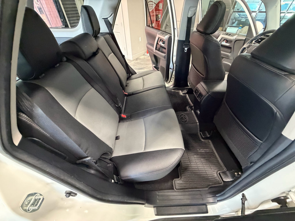 Used 2022 Toyota 4Runner SR5 Premium w/ Moonroof Package AWD/4WD image 53