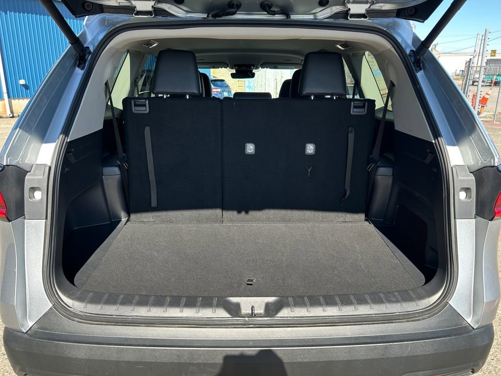 Used 2025 Toyota Grand Highlander AWD image 23