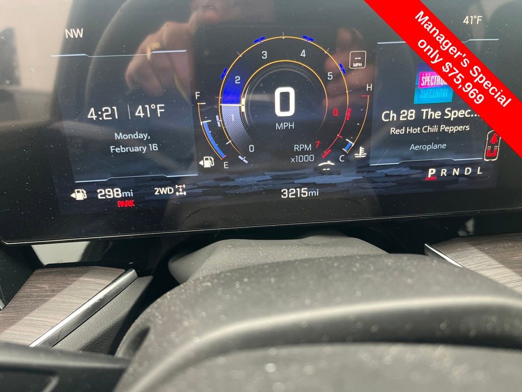 Used 2025 Chevrolet Suburban Premier image 12