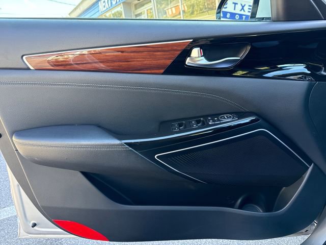 Used 2017 Kia Cadenza Premium image 21