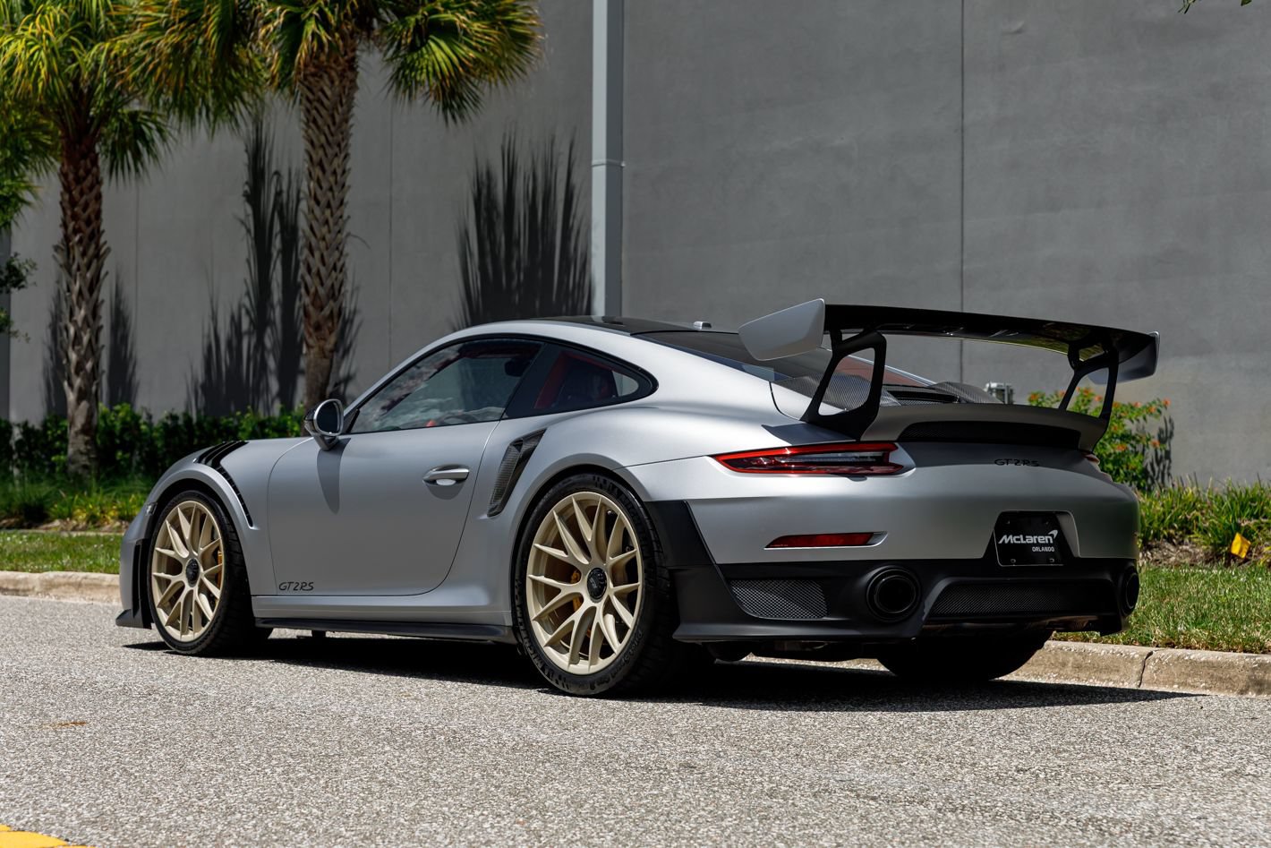 Used 2018 Porsche 911 GT2 RS w/ Weissach Package RWD image 24