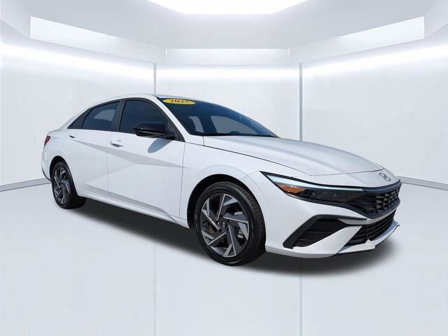 Certified 2025 Hyundai Elantra SEL FWD image 1