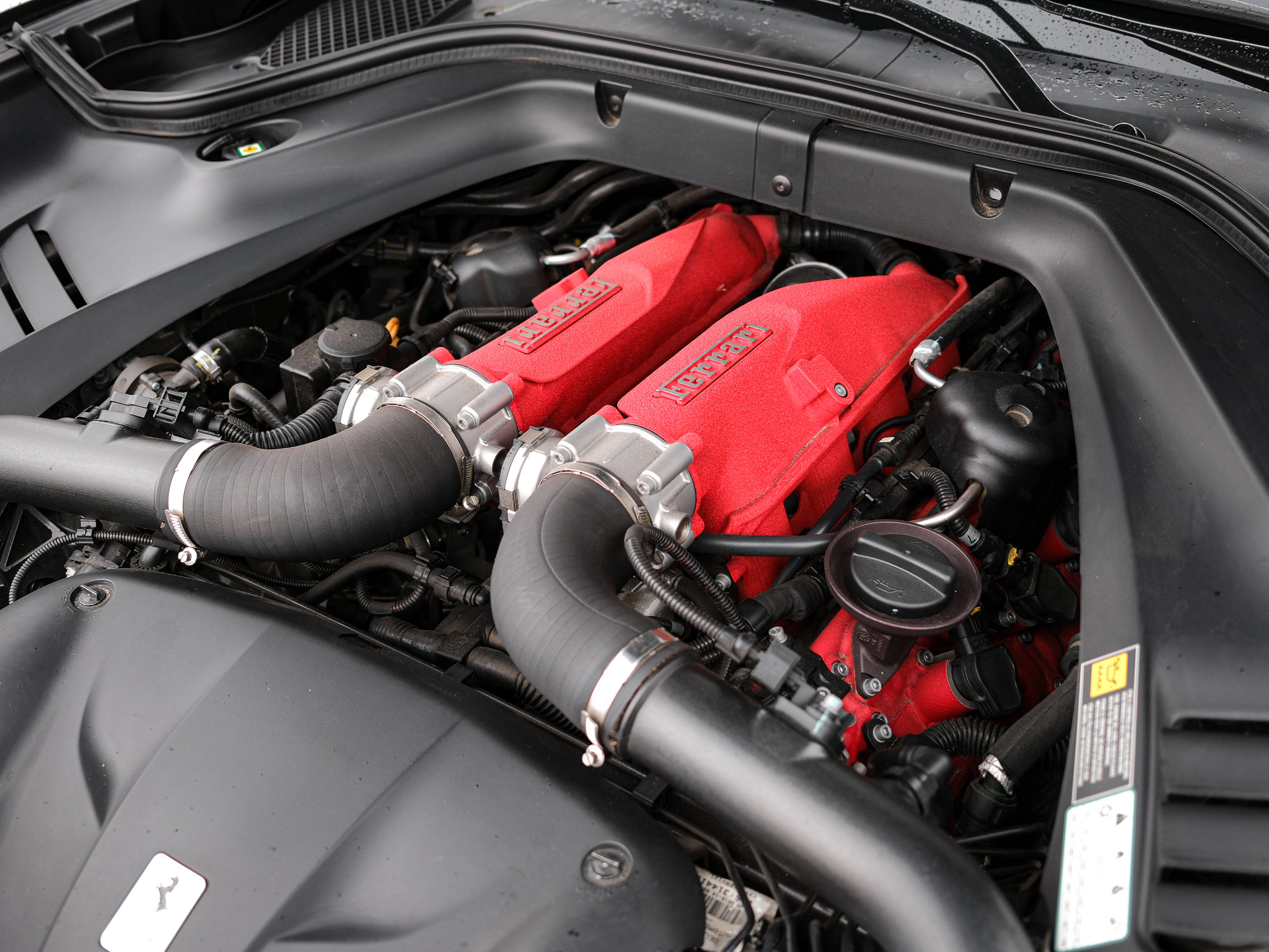 Used 2017 Ferrari California T RWD image 40