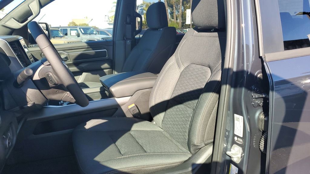 New 2026 RAM 1500 4x4 Crew Cab image 18