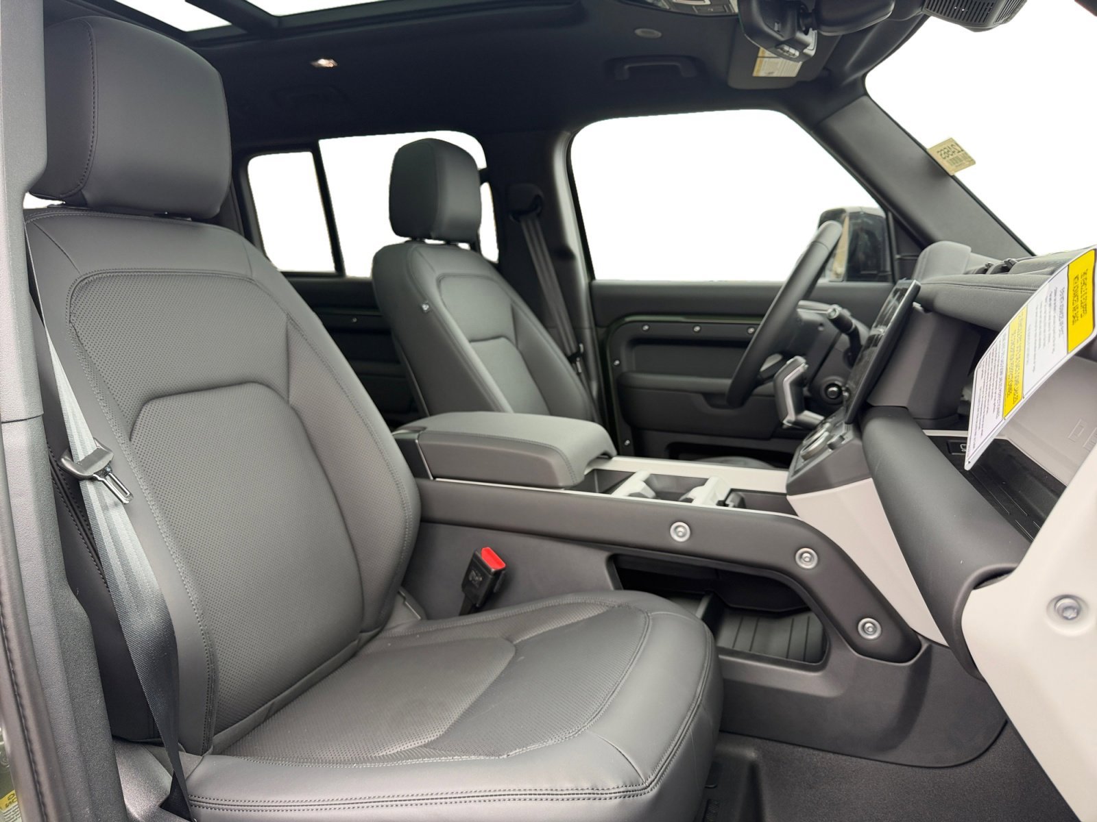 New 2026 Land Rover Defender 130 X-Dynamic SE image 21