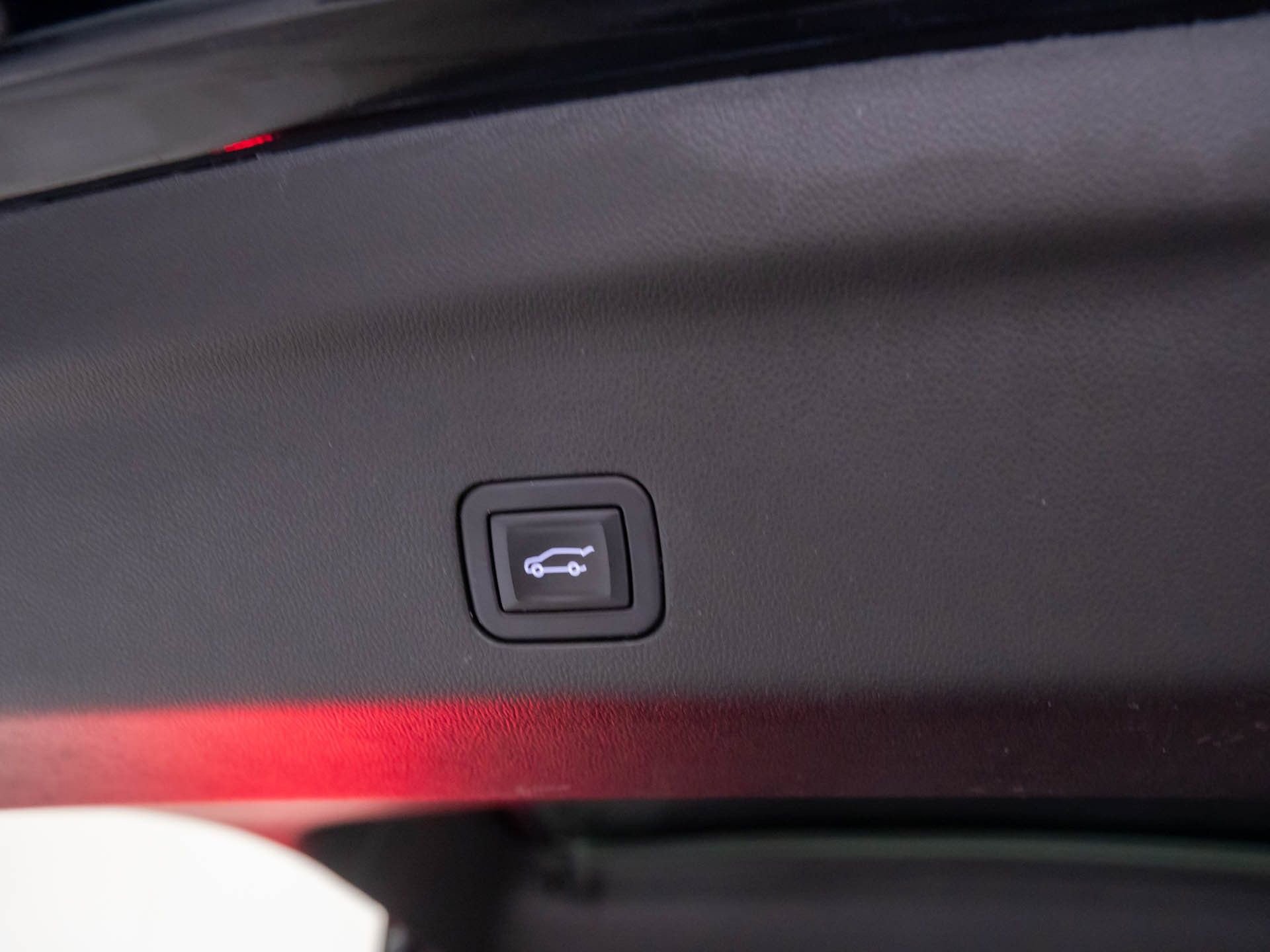 Used 2024 Cadillac Escalade Sport w/ LPO, ONYX Package image 36