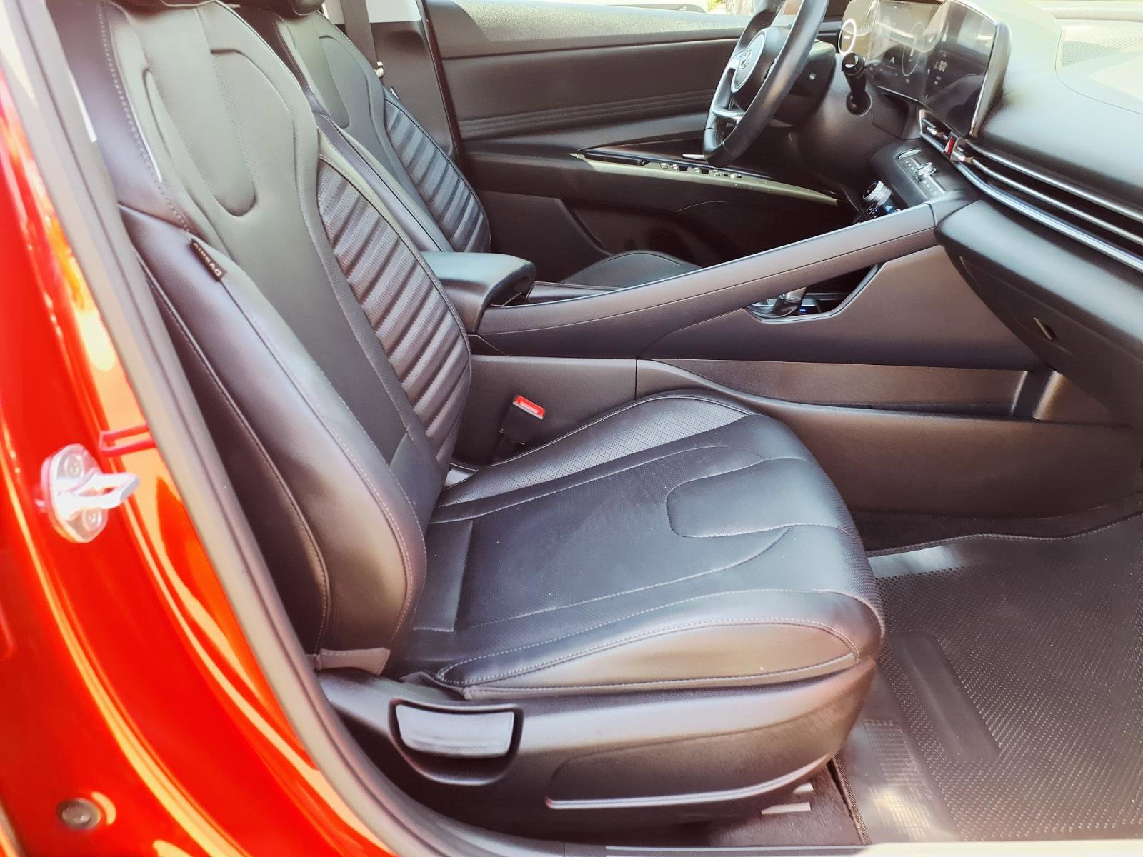 Certified 2022 Hyundai Elantra Limited w/ Cargo Package FWD image 11