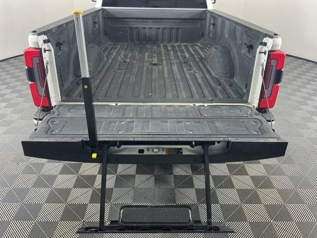 Used 2023 Ford F450 Limited w/ FX4 Off-Road Package AWD/4WD image 7