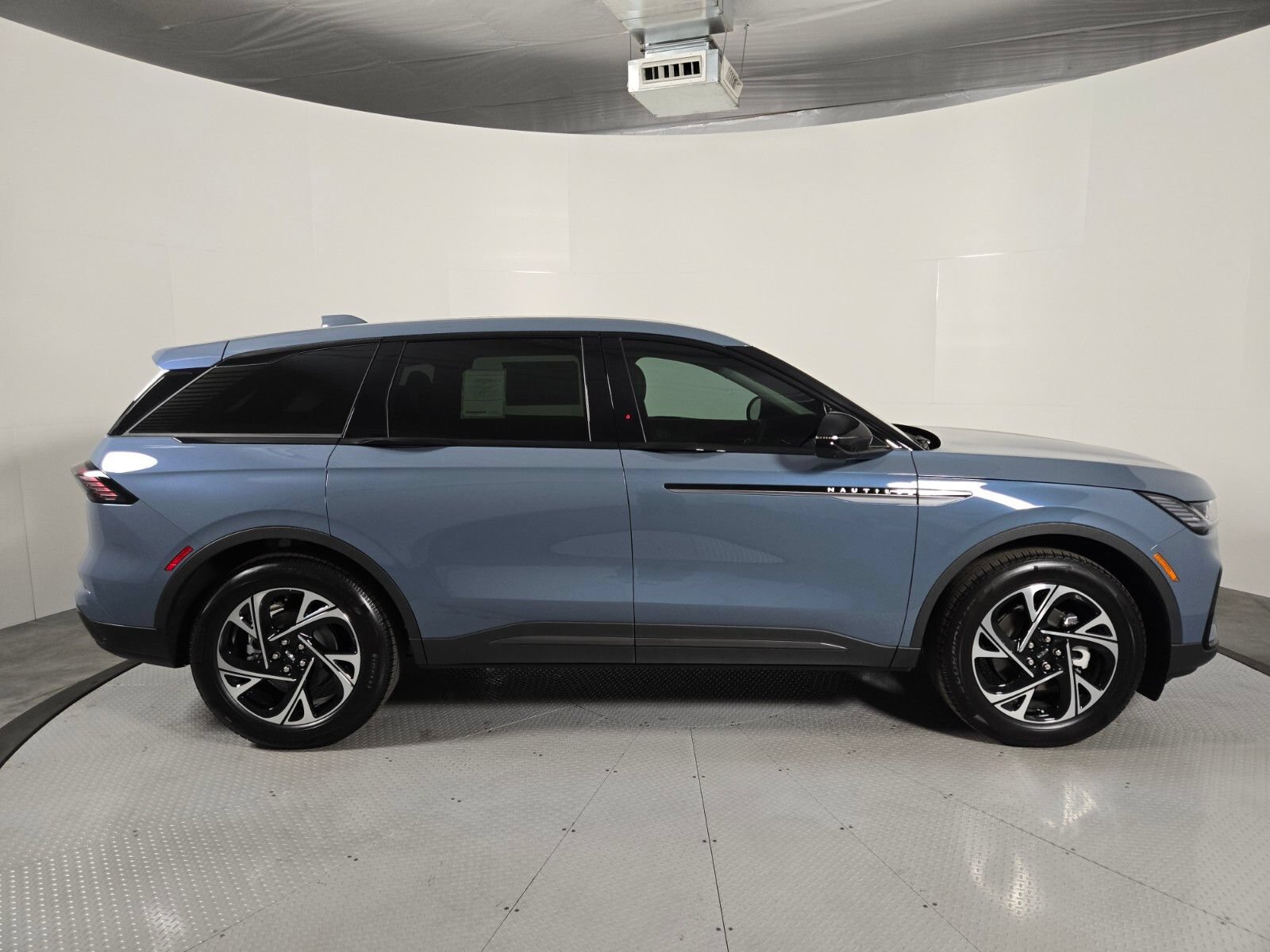 New 2026 Lincoln Nautilus Premier w/ Equipment Group 102A AWD/4WD image 3