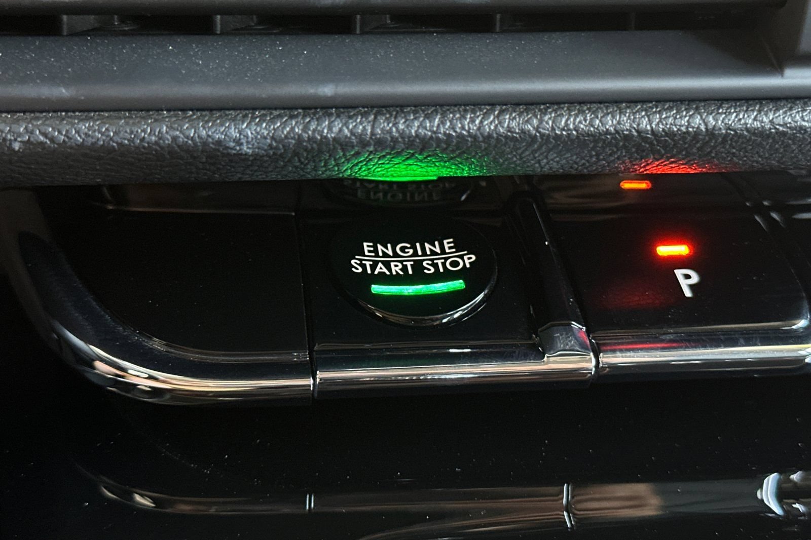 Certified 2025 Lincoln Corsair FWD image 22