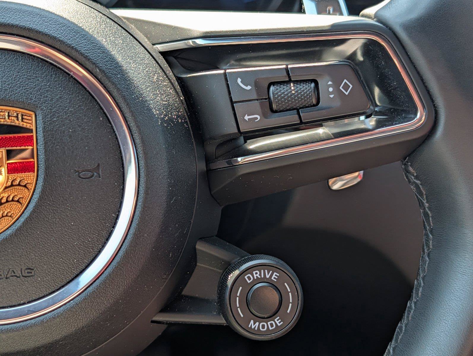 Used 2025 Porsche Macan S AWD/4WD image 25