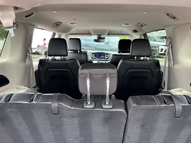 Used 2024 Chrysler Pacifica Touring-L FWD image 34