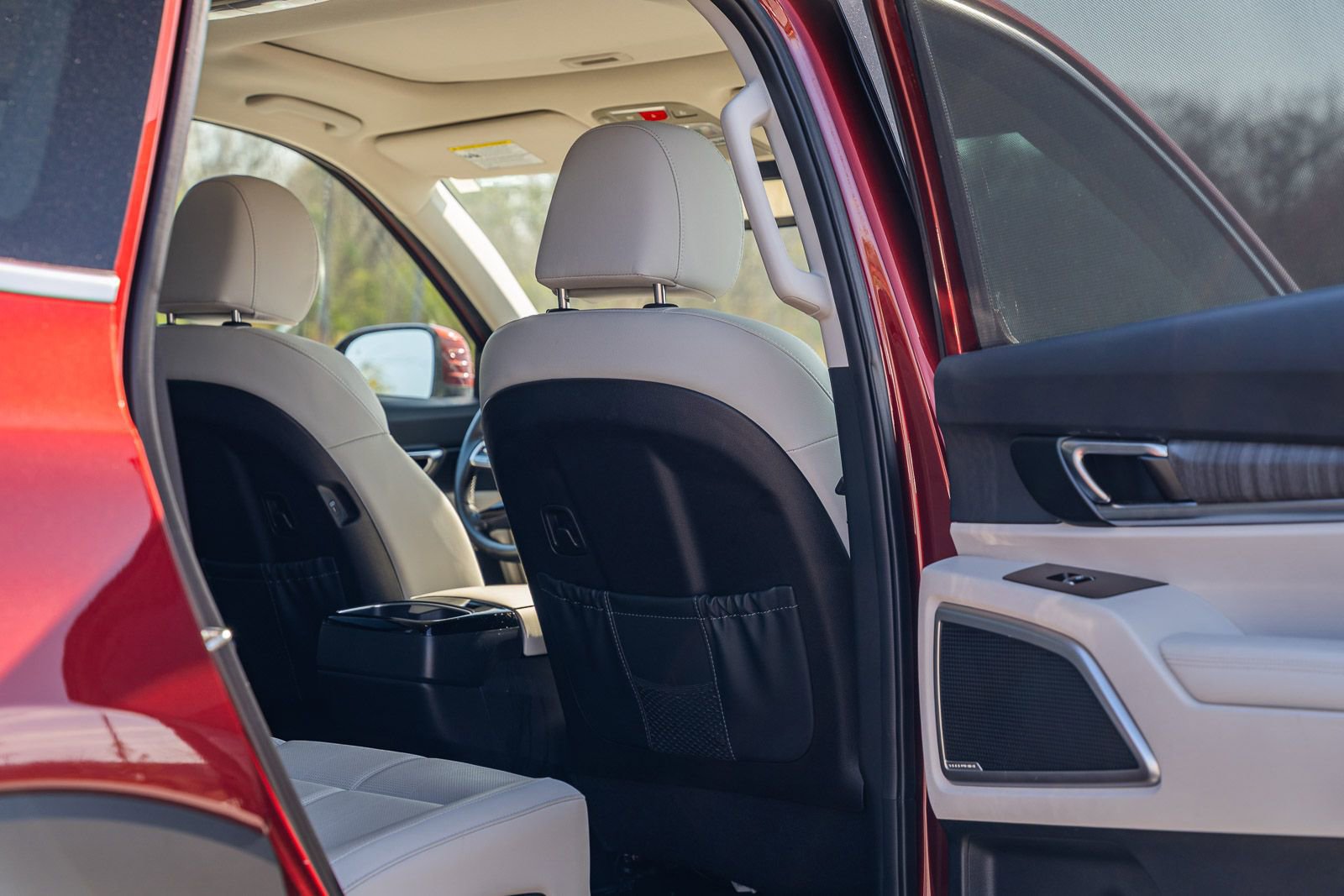 Used 2023 Kia Telluride EX w/ EX Captain's Chair Package image 14