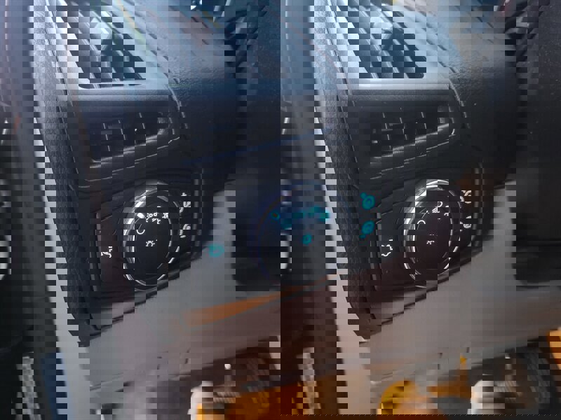 Used 2013 Ford Focus SE w/ SE Winter Pkg image 19