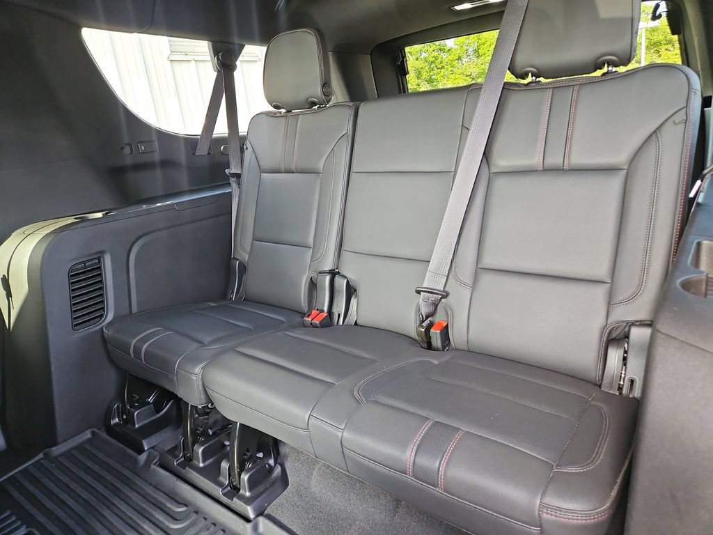 Used 2024 Chevrolet Suburban RST w/ Luxury Package AWD/4WD image 15