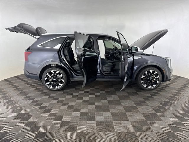 Certified 2025 Kia Sorento EX w/ Panoramic Sunroof Package FWD image 15