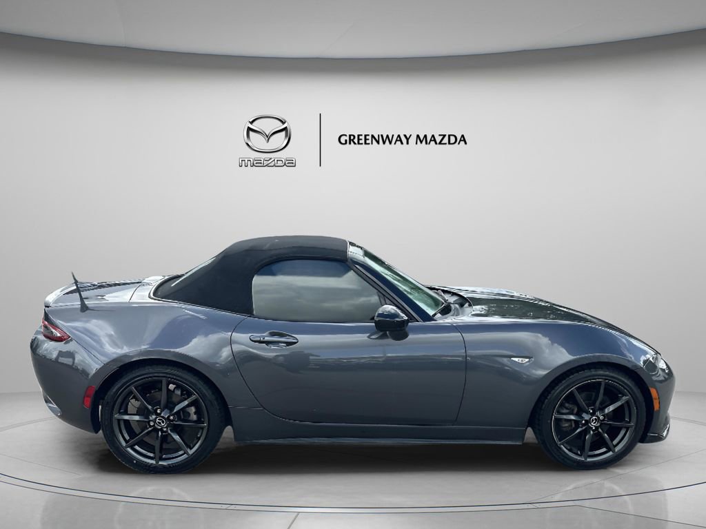 Used 2016 MAZDA MX-5 Miata Club RWD image 8