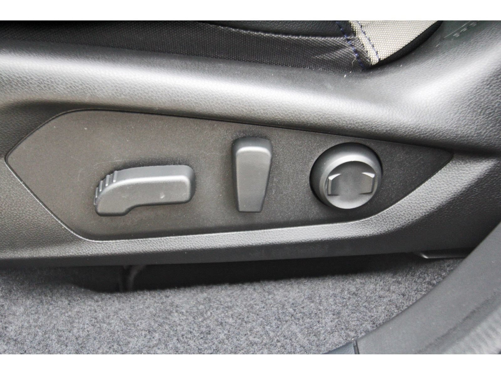 Certified 2025 Subaru Forester Premium AWD/4WD image 27