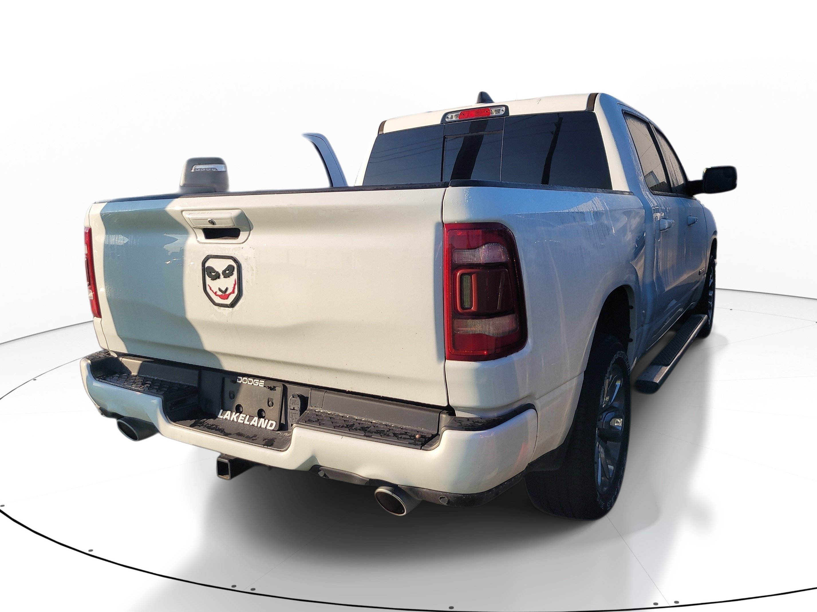 Used 2024 RAM 1500 Laramie AWD/4WD image 4