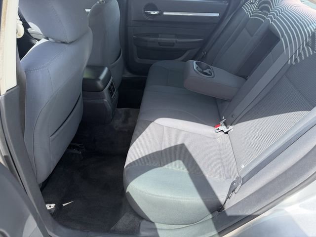 Used 2010 Dodge Charger SXT image 18